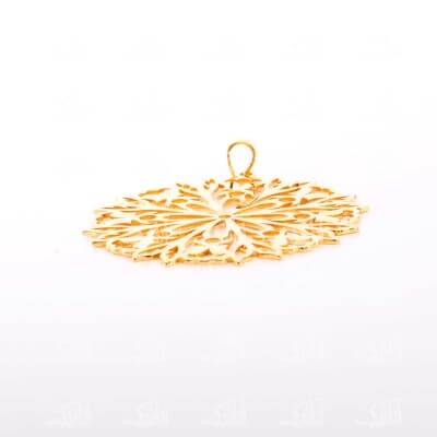 گردنبند‎ ‎‎مشبک‎ ‎‎برنجی با آبکاری طلا‎ ‎‎‎طرح‎ ‎گل برفی‎ ‎ ‎‎‎