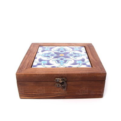 جعبه‎ ‎دمنوش‎ ‎‎مربع‎ ‎‎‎با تزیین کاشی‎ ‎‎سایز‎ ‎21‎ cm‎ ‎ ‎‎طرح‎ ‎اسلیمی‎ ‎ ‎‎‎