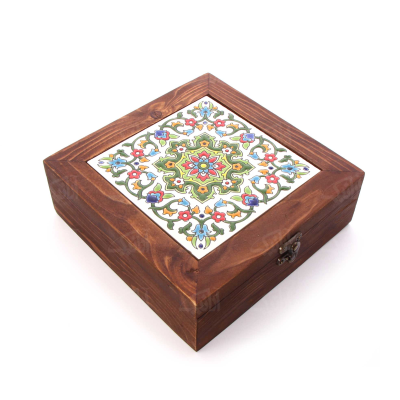 جعبه‎ ‎دمنوش‎ ‎‎چوبی‎‎ ‎‎‎با تزیین کاشی‎ ‎‎سایز‎ ‎21‎ cm‎ ‎ ‎‎طرح‎ ‎ترنج‎ ‎ ‎‎‎