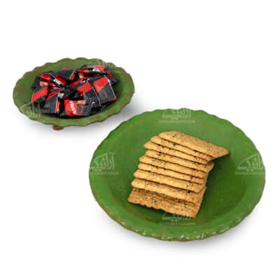 شکلات خوری پایه دار‏ سفالی‏ لعاب ساده‏ سایز ‏18‏cm‏ رنگ ‏سبز‏ طرح ‏لب چین‏ 